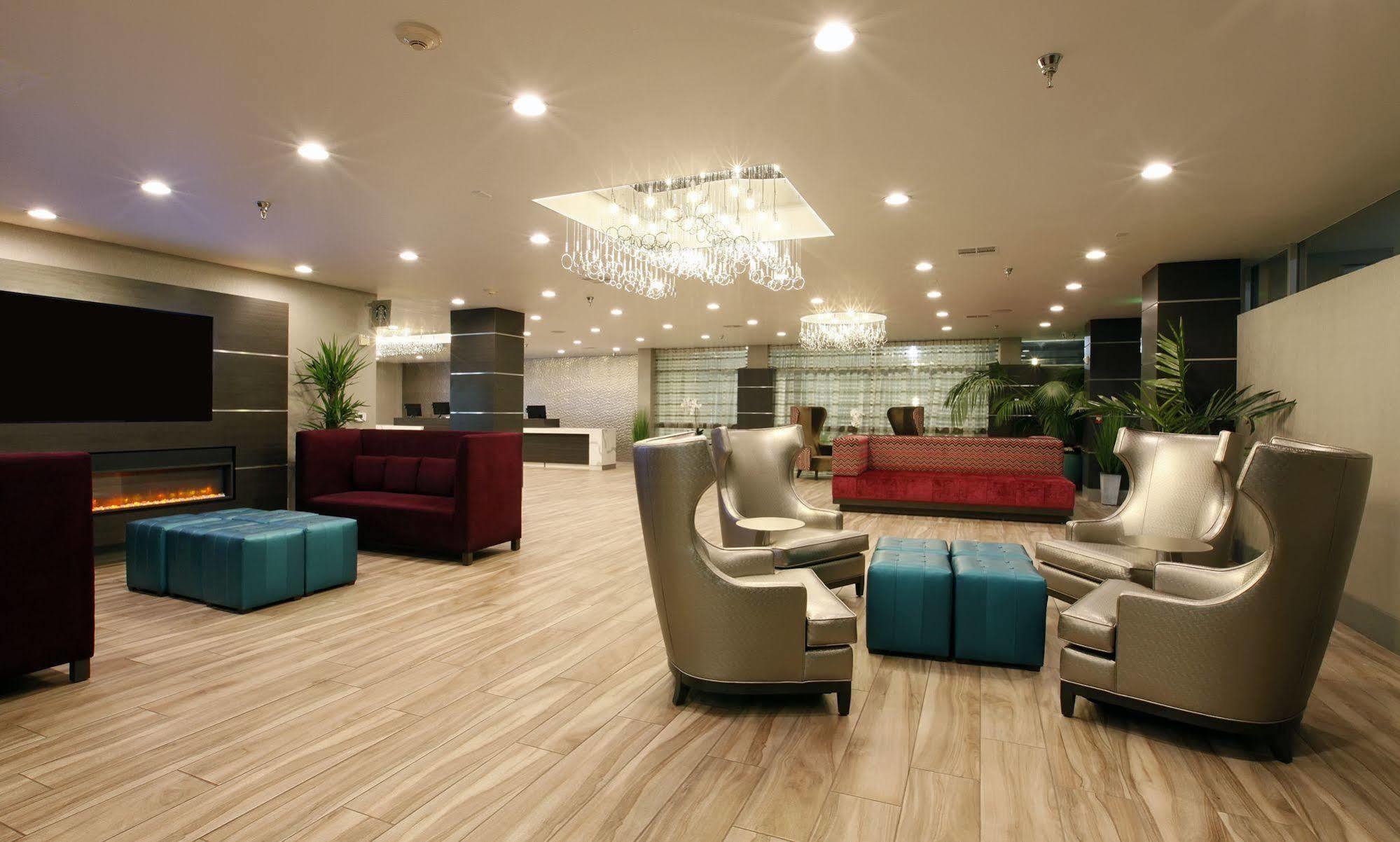Radisson Hotel Oakland Airport Exterior photo